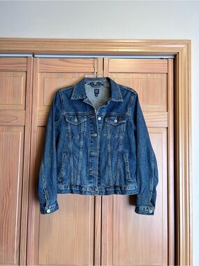 Gap denim jacket small